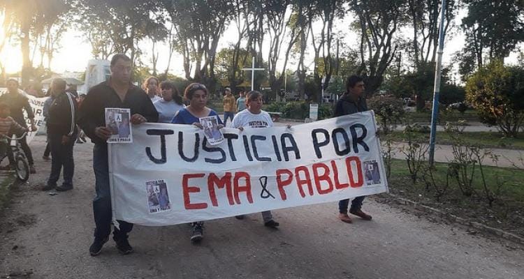 A un mes de la tragedia en ruta 9: familiares y amigos de Pablo y Emmanuel marchan reclamando justicia