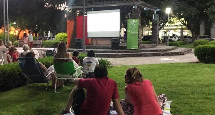 Comienza un nuevo ciclo “Cine bajo las estrellas” en la Plaza Belgrano