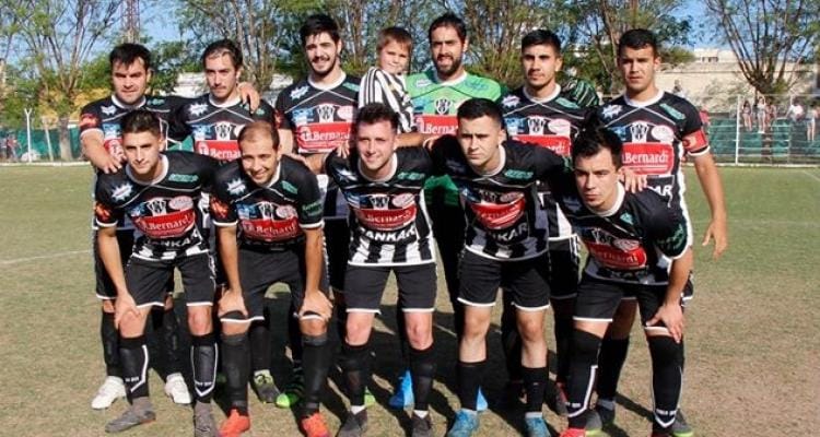 Copa Ciudad de Baradero: Atlético Baradero ganó el clásico en el último minuto y eliminó a Las Palmeras