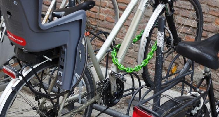 Vecinos retuvieron al ladrón y frustraron el robo de una bicicleta