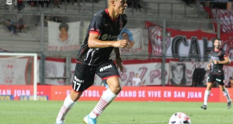 Sebastián Ramírez debutó en primera con la camiseta de Huracán en un amistoso en San Juan