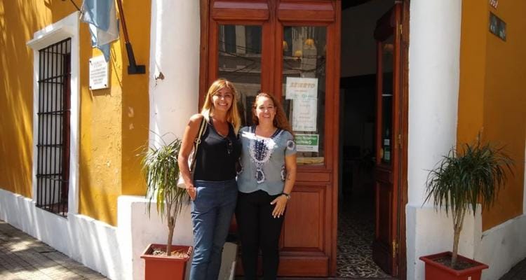 La conductora Marisa Andino visitó San Pedro y participó del recorrido guiado por el casco histórico