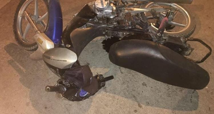 Motociclista de 15 años trasladado al hospital en grave estado tras accidente en esquina peligrosa
