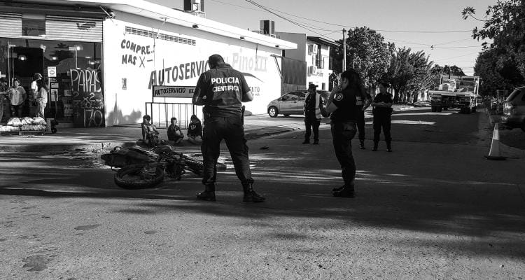 Sigue crítico el joven que chocó en moto con un camión en Saavedra  y Las Provincias