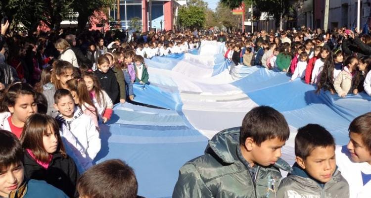 700 alumnos en el Juramento a la Bandera