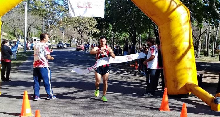 Mauricio Navarrete ganó la Maratón del CEF
