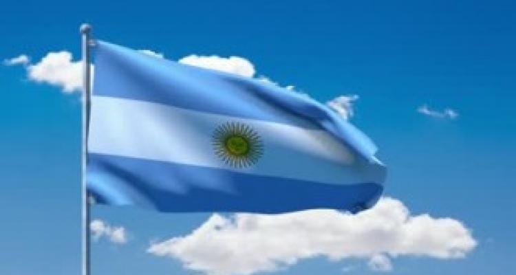 Centro de Comercio denunció robo de banderas durante los festejos del triunfo de Argentina
