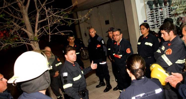 Bomberos realizó jornada de rescate en ascensores