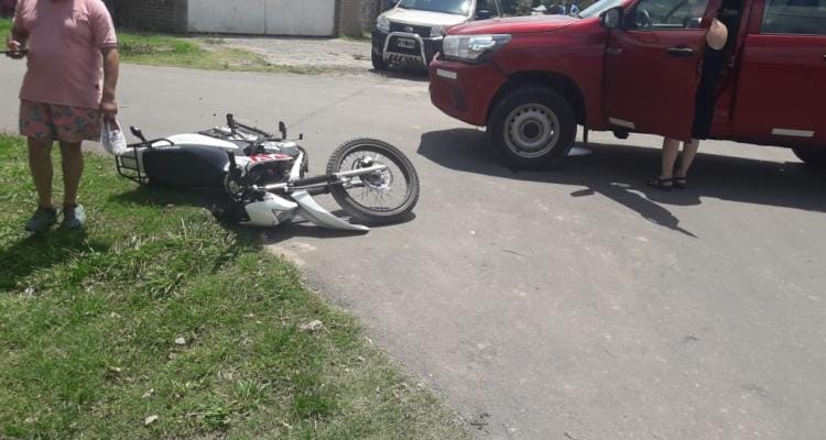 Camioneta y moto chocaron en General Pueyrredón y Manuel Iglesias