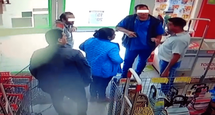 Acusados de robar en varios negocios fueron reconocidos en un supermercado y lograron escapar