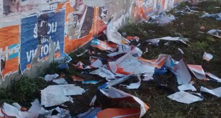 Elecciones 2015: A Pángaro también le arrancaron carteles