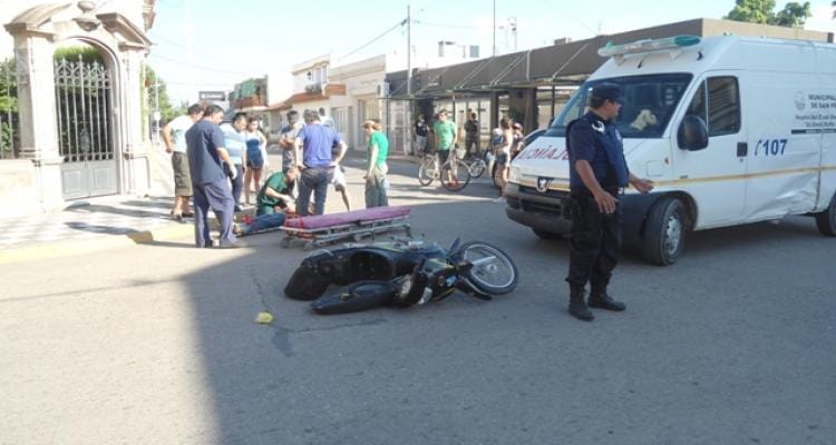 Grave accidente entre motocicletas en Mitre y Arnaldo