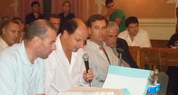 Concejales presentan proyecto para interpelar a Guacone
