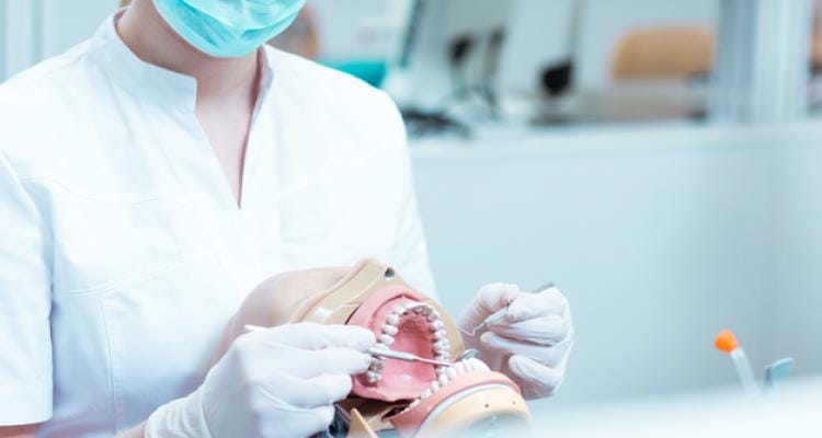 Afiliados a IOMA ya no deberán pagar $ 250 cuando van al odontólogo