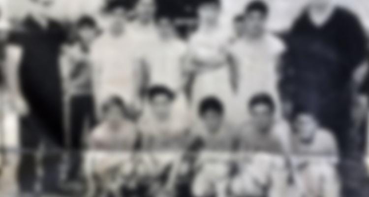 Los Andes y una foto de un equipo de fútbol infantil de la década del 60 con Jorge “Chino” Benítez y Héctor “Pila” Pozzi