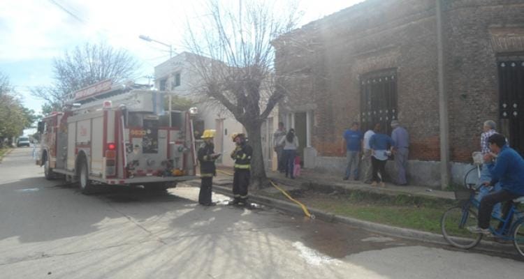 Incendio en una vivienda de Saavedra al 800