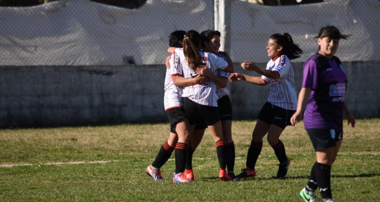 Primera sonrisa en el Nacional de Ligas para el combinado femenino de San Pedro