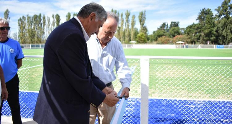 Con autoridades y deportistas, Náutico inauguró su cancha de hockey de césped sintético en Villa Jardín