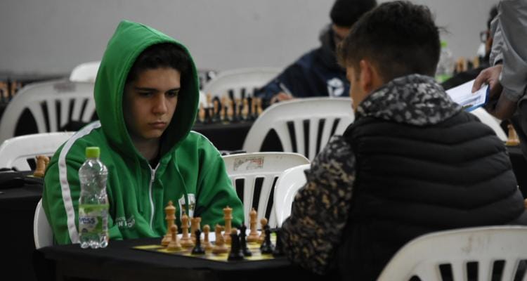 Juegos Bonaerenses 2019: Feliciano Mozzi, el “vago” que junto a Sasha Medina cortó la ausencia del ajedrez en Mar del Plata