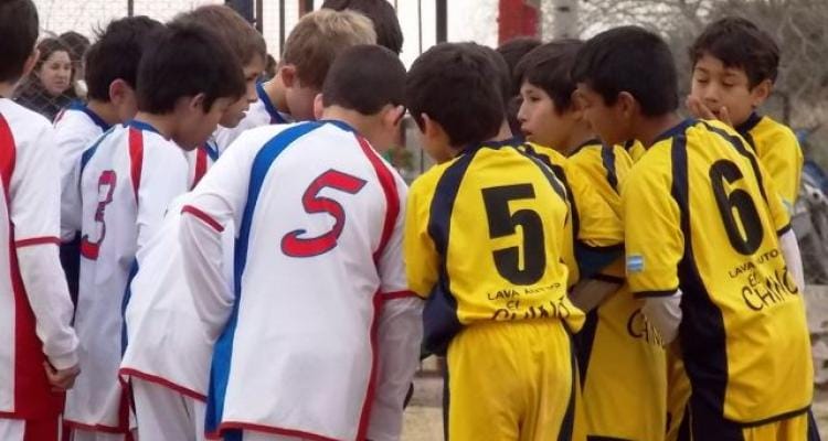 Fútbol Infantil, evalúan si se juega el fin de semana