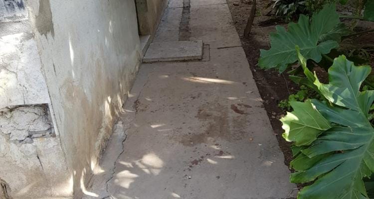 El pasillo del barrio donde apuñalaron a Alexis Sánchez y un fin de semana violento