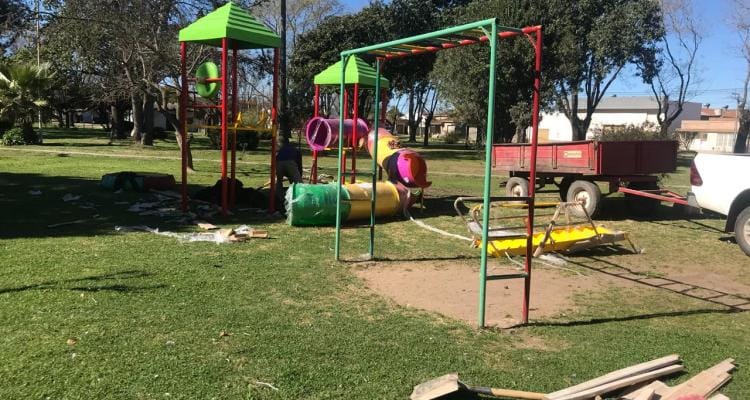 Renovaron juegos en la plaza y colocaron “parques saludables” en Santa Lucía y Pueblo Doyle