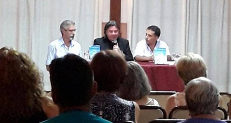 Néstor Fabián Failache presentó su libro “Tangos de Dios”