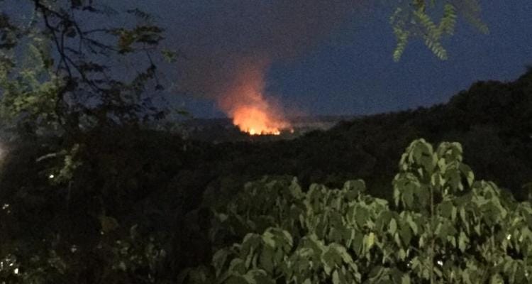 Incendio frente a Mansa: “Eran llamas de 10 metros”, dijeron en Bomberos