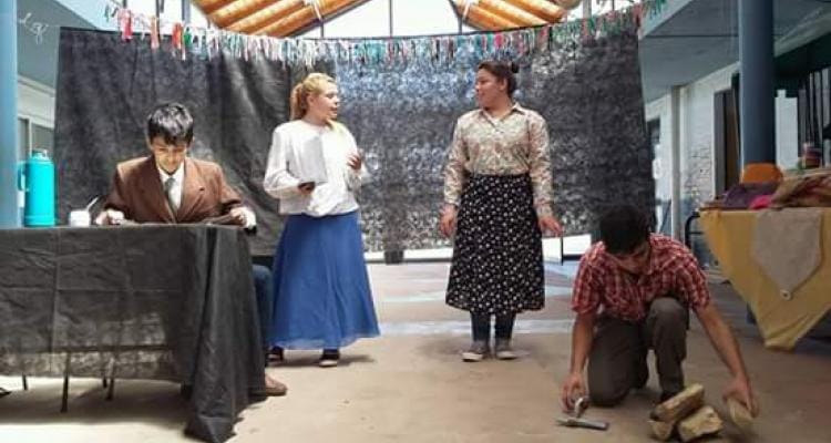 Estudiantes de secundaria presentan obras de teatro en el Siripo