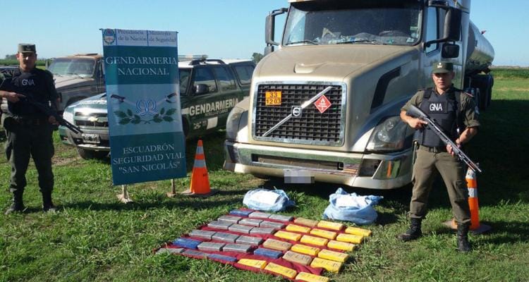 Con Gendarmería local, secuestran camión con 37 kilos de cocaína proveniente de Bolivia