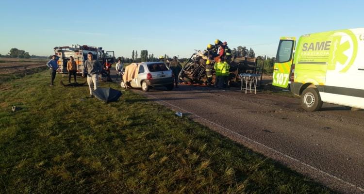Dos muertos y heridos tras chocar auto y camioneta en ruta 191