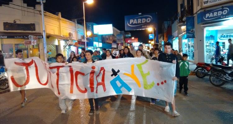 Marcha por Ayelén Navarro: “Nunca nadie de la policía vino a preguntarme cómo estaba Ayelén”