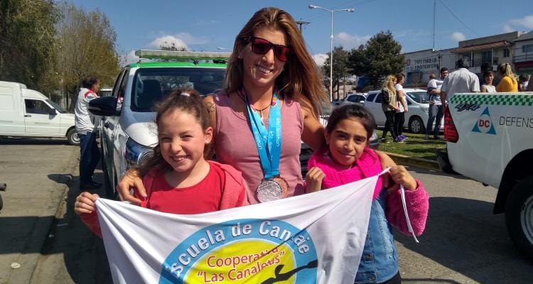 Lima 2019: Brenda Rojas regresó a San Pedro con sus medallas y fue acompañada por familiares y amigos en una caravana