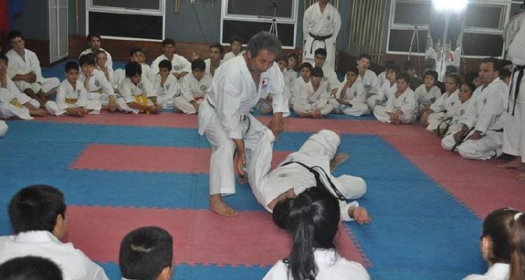Shihan Kenichiro Nagatomo dictó seminarios de karate