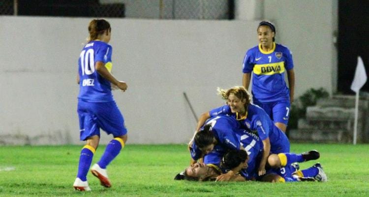 Fútbol: Triunfo y gol para Manicler en Brasil