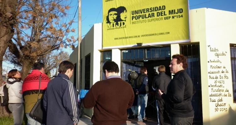 Denuncia penal por irregularidades en la Universidad creada por Castells