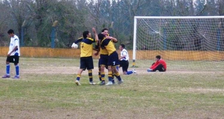Fútbol: Con tres goles de Sansó Independencia venció a Agricultores
