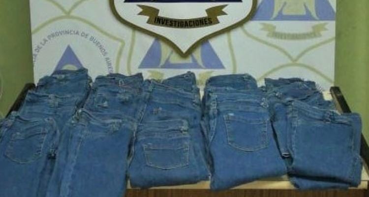 Habló la mujer detenida por vender pantalones robados a J&S Textil: “Me dijeron que eran de la indeminzación”