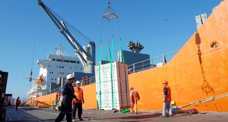 Aumento salarial del 35 por ciento retroactivo a abril para los trabajadores portuarios