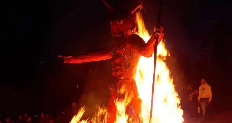 Con la quema del demonio concluyó la Fiesta de San Juan