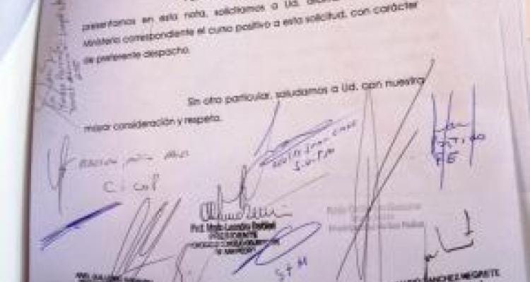 Crisis Municipal: Firmaron la solicitud a Scioli para que adelante la coparticipación