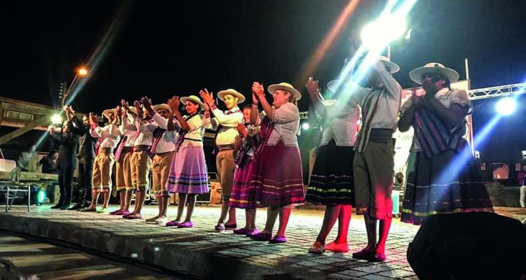 Bailarines de Santa Lucía y Pueblo Doyle brillaron en Chile