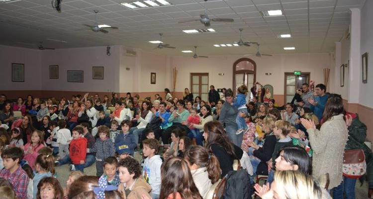 Espectáculos infantiles colmaron la Sociedad Italiana a beneficio de Red Solidaria