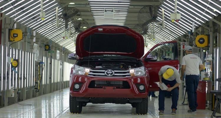 COVID-19: Confirman caso positivo para un trabajador de Toyota, aislan a sus contactos estrechos y a otros operarios