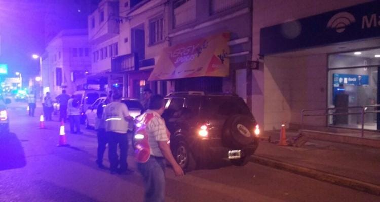 Nocturnidad: cinco conductores borrachos, secuestro de un auto y cierre de un boliche