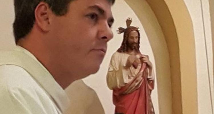 Libertad para el padre Tulio: qué dice el fallo judicial y qué significa la “falta de mérito”