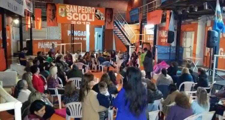 Elecciones 2015: Tercer encuentro de mujeres en la agrupación de Pángaro