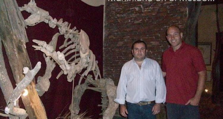 Martiniano Molina y Lalo Mir visitaron el Museo Paleontológico