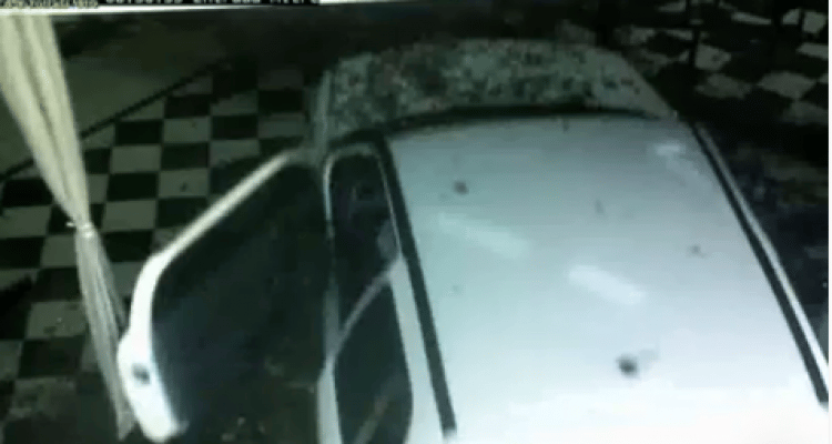 Video: Así fue el momento en que un auto se metió en las oficinas de Coopser