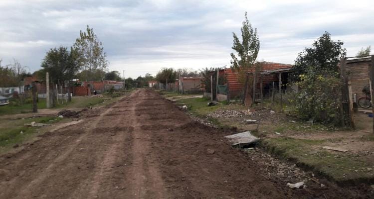 Obras Públicas y vecinos comenzaron con la conexión de agua para el barrio El Argentino